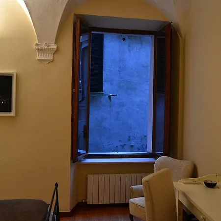 بيت ضيافة Quattro Cantoni سيينا