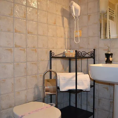 Guest house Quattro Cantoni 2*