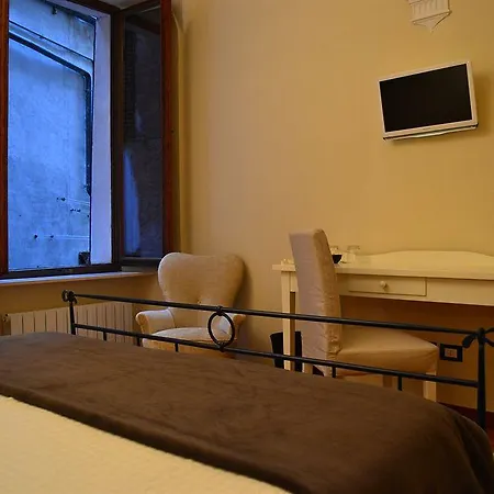 Guest house Quattro Cantoni 2*