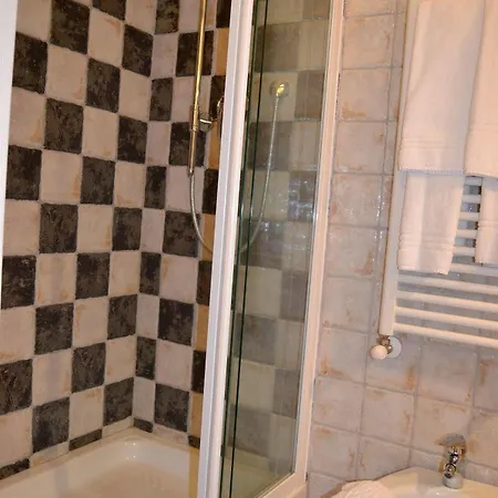 Quattro Cantoni بيت ضيافة 4*
