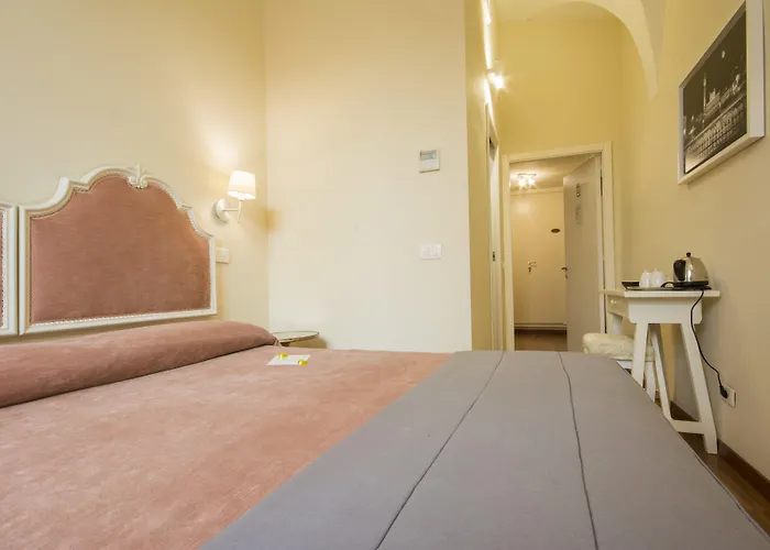 בית הארחה Quattro Cantoni סיינה